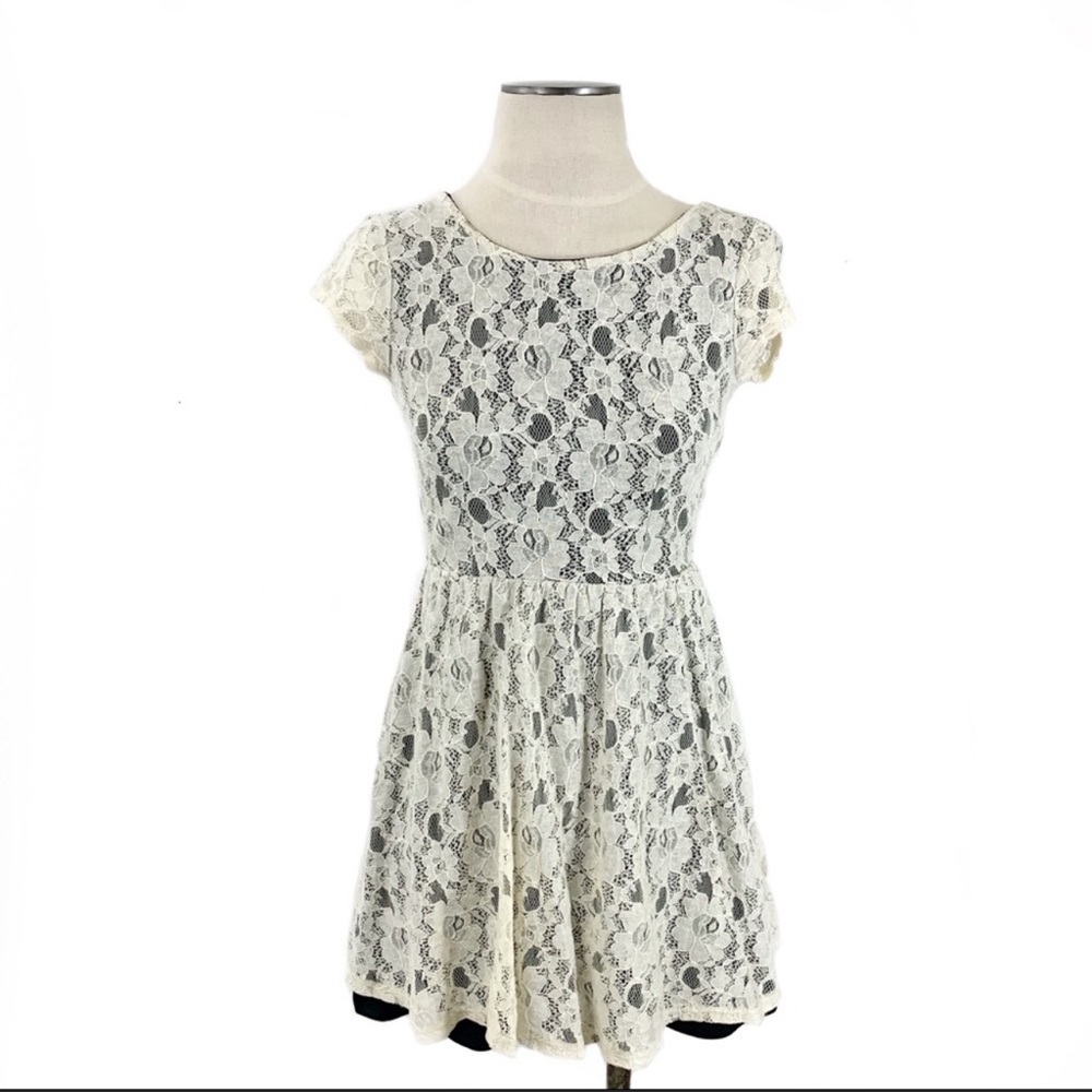 Love on a Hanger- Short Sleeved Cream Lace Dress